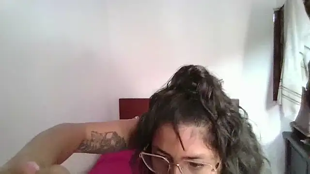 Tendercouple1 online show from May 8, 2026, 3:49 pm