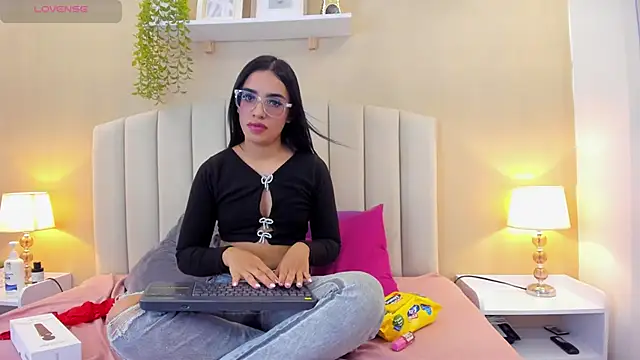 Rachel Donnelly online show from March 26, 2026, 3:05 am