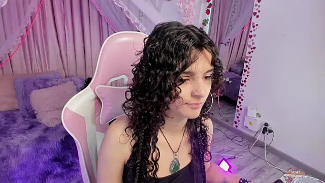 Snapshot of bunny_curly chatting on September 13, 2025, 12:27 pm bunny curly online show from September 13, 2025, 12:27 pm