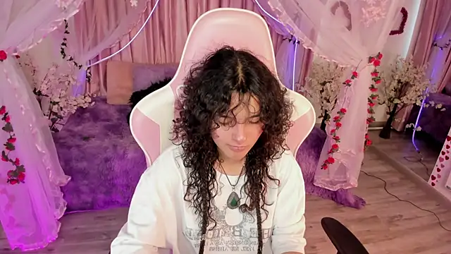 Snapshot of bunny_curly chatting on September 20, 2025, 8:03 pm bunny curly online show from September 20, 2025, 8:03 pm