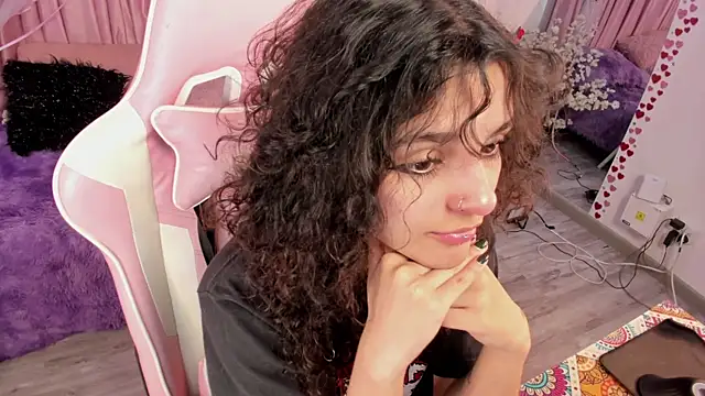 Snapshot of bunny_curly chatting on September 26, 2025, 12:56 pm bunny curly online show from September 26, 2025, 12:56 pm