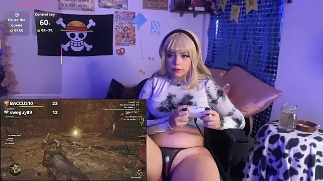 Snapshot of PixelKitty_ chatting on October 3, 2025, 9:49 pm PixelKitty online show from October 3, 2025, 9:49 pm