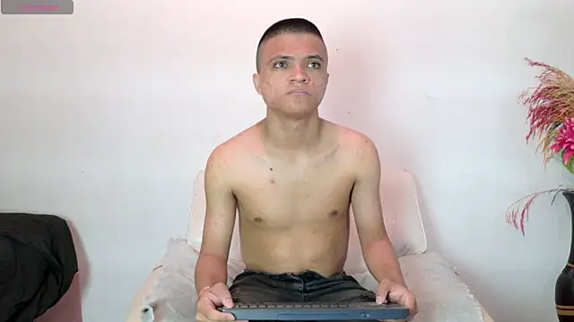 Snapshot of aly_n_sebas chatting on April 7, 2026, 3:08 am aly n sebas online show from April 7, 2026, 3:08 am