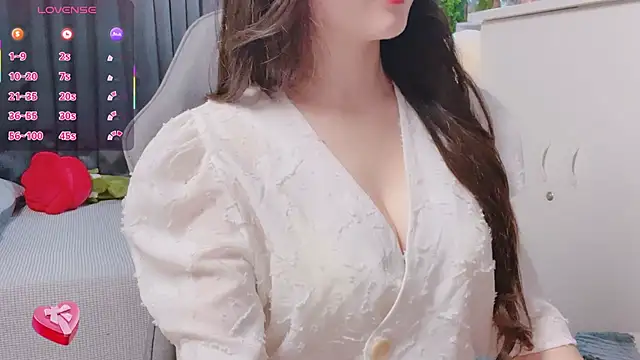 Quynhanh 69 online show from June 25, 2026, 3:48 am