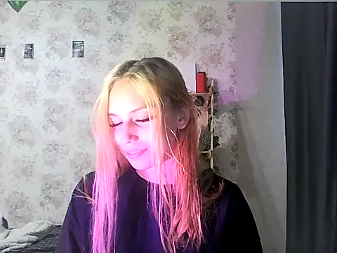 Snapshot of ClaireLaSweet chatting on October 16, 2025, 3:15 am ClaireLaSweet online show from October 16, 2025, 3:15 am