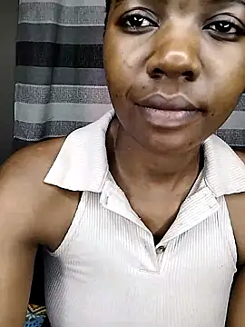 Berryangel03 online show from October 13, 2025, 1:12 pm