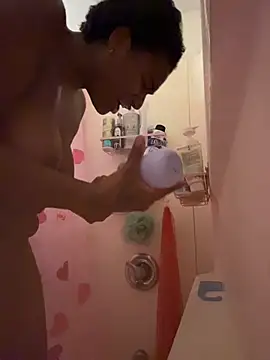 Tu GataLinda online show from November 10, 2025, 1:27 pm