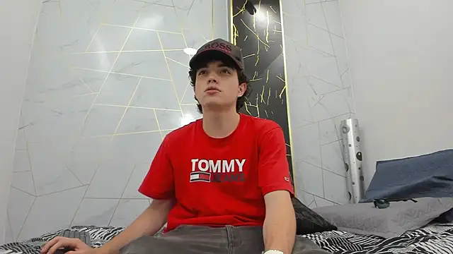 dia fax18 online show from October 30, 2025, 3:49 am