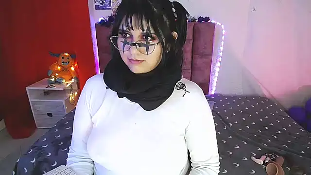 Snapshot of saragon1 chatting on March 9, 2026, 5:38 pm saragon1 online show from March 9, 2026, 5:38 pm