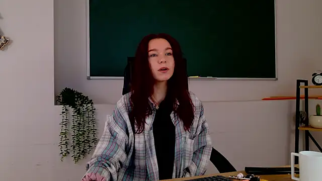 NoraHaynes online show from June 16, 2026, 2:22 am