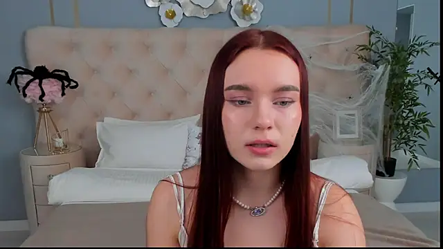 NoraHaynes online show from November 3, 2025, 3:12 am