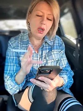 Snapshot of Milena-MilfaXXX chatting on March 29, 2026, 2:35 am Milena-MilfaXXX online show from March 29, 2026, 2:35 am