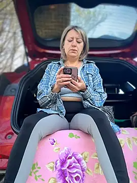 Snapshot of Milena-MilfaXXX chatting on April 12, 2026, 2:04 am Milena-MilfaXXX online show from April 12, 2026, 2:04 am