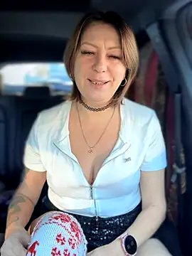 Snapshot of Milena-MilfaXXX chatting on January 9, 2026, 4:19 am Milena-MilfaXXX online show from January 9, 2026, 4:19 am