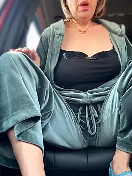 Snapshot of Milena-MilfaXXX chatting on March 24, 2026, 4:12 am Milena-MilfaXXX online show from March 24, 2026, 4:12 am