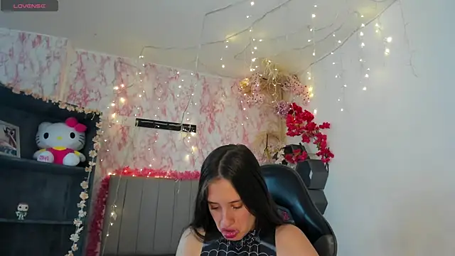 Scarlett21   online show from May 20, 2026, 7:55 pm