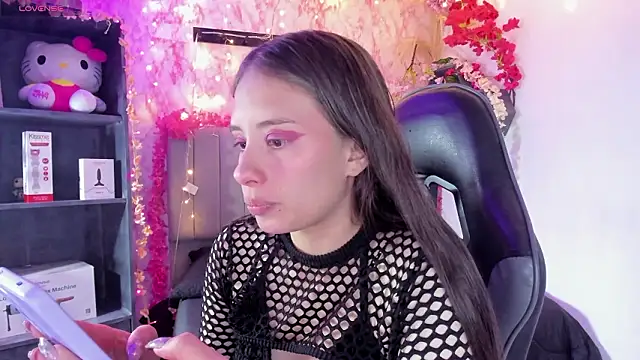 Snapshot of Scarlett21__ chatting on March 10, 2026, 8:46 pm Scarlett21 online show from March 10, 2026, 8:46 pm