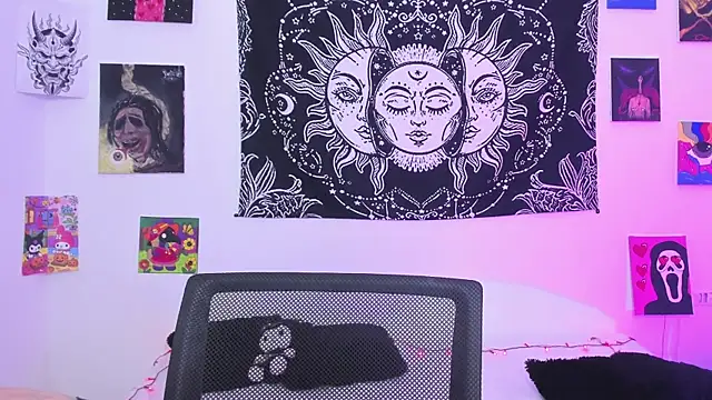 Rose 72 online show from April 7, 2026, 6:43 pm