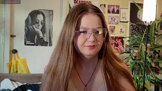 Sienna-Cow online show from October 18, 2025, 12:18 pm