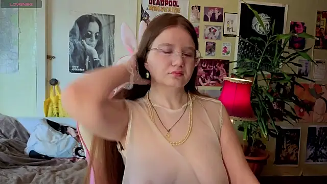 Sienna-Cow online show from September 19, 2025, 10:41 am