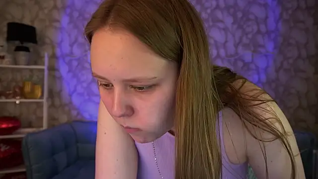 Snapshot of CrystallPaws chatting on April 11, 2026, 5:59 am CrystallPaws online show from April 11, 2026, 5:59 am