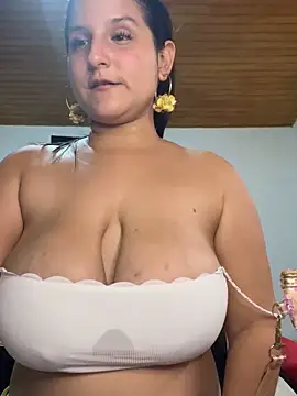 Snapshot of Alina0 chatting on September 21, 2025, 7:41 pm Alina0 online show from September 21, 2025, 7:41 pm