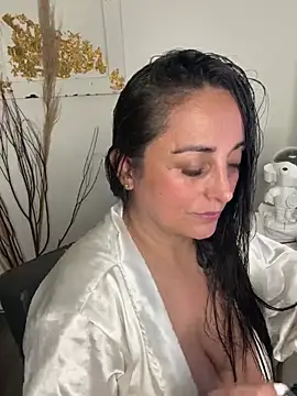 Snapshot of hotadhara01 chatting on April 3, 2026, 12:50 am hotadhara01 online show from April 3, 2026, 12:50 am