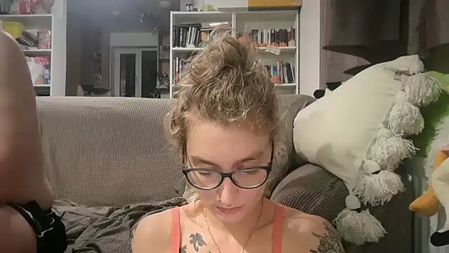 harleyblair online show from June 24, 2026, 10:18 pm