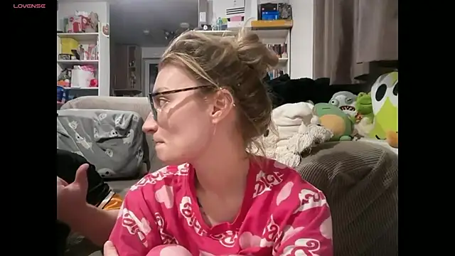 Snapshot of harleyblair chatting on February 25, 2026, 11:04 pm harleyblair online show from February 25, 2026, 11:04 pm