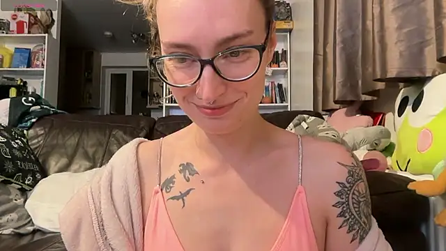 Snapshot of harleyblair chatting on January 14, 2026, 11:08 pm harleyblair online show from January 14, 2026, 11:08 pm