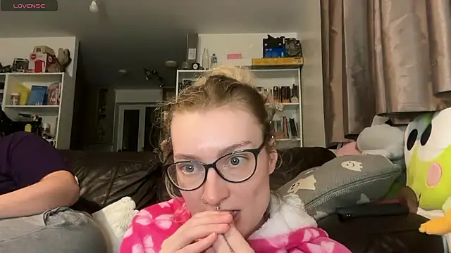 Snapshot of harleyblair chatting on January 13, 2026, 11:08 pm harleyblair online show from January 13, 2026, 11:08 pm