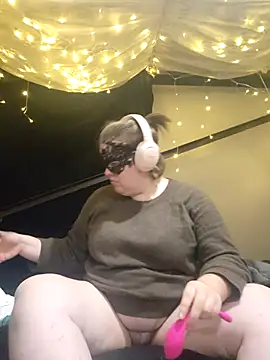 VeiledMuse online show from November 10, 2025, 2:16 am