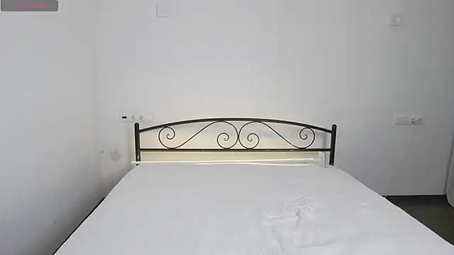 Snapshot of AlexsisFaee chatting on April 14, 2026, 6:51 am AlexsisFaee online show from April 14, 2026, 6:51 am