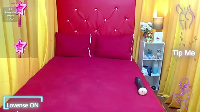 XxAnna HornyxX online show from December 2, 2025, 5:25 pm