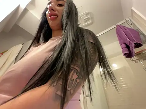 Snapshot of BlueEyes_BB chatting on April 7, 2026, 8:38 am BlueEyes BB online show from April 7, 2026, 8:38 am