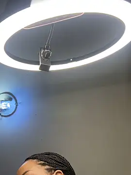 THICKBUNNYCHICKxxx online show from February 17, 2026, 8:17 pm