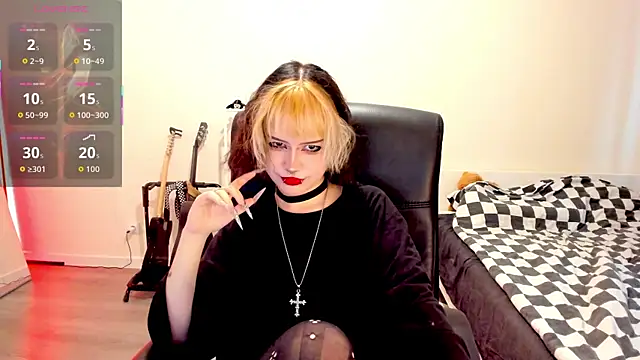 LiyaLuna online show from November 6, 2025, 11:47 am