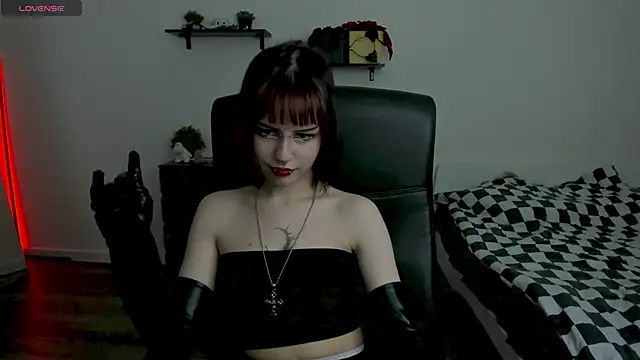 Snapshot of LiyaLuna chatting on February 3, 2026, 2:44 pm LiyaLuna online show from February 3, 2026, 2:44 pm