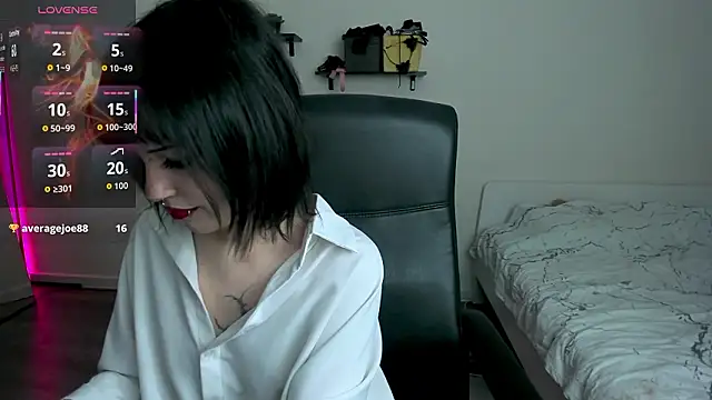 Snapshot of LiyaLuna chatting on February 18, 2026, 3:08 pm LiyaLuna online show from February 18, 2026, 3:08 pm