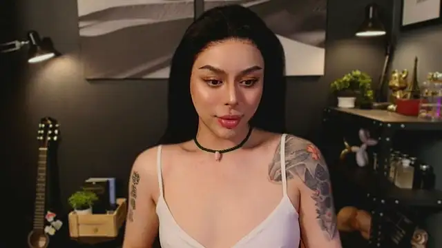 Snapshot of LUNACOCKSLAYER chatting on October 27, 2025, 10:33 pm LUNACOCKSLAYER online show from October 27, 2025, 10:33 pm