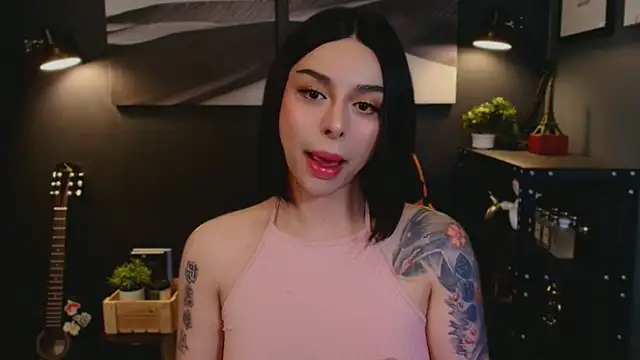 Snapshot of LUNACOCKSLAYER chatting on November 25, 2025, 7:14 pm LUNACOCKSLAYER online show from November 25, 2025, 7:14 pm