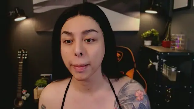 Snapshot of LUNACOCKSLAYER chatting on November 22, 2025, 11:42 am LUNACOCKSLAYER online show from November 22, 2025, 11:42 am