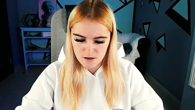 Stef Nicks online show from November 9, 2025, 9:13 am