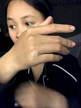 NhuFox online show from November 1, 2025, 1:16 pm