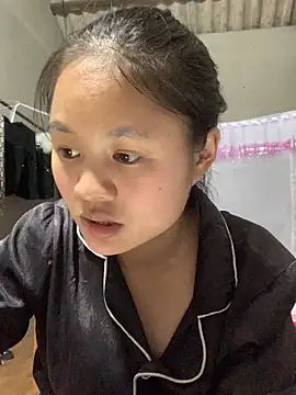 NhuFox online show from September 12, 2025, 1:33 pm