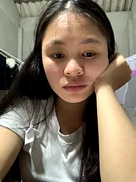 NhuFox online show from October 10, 2025, 1:45 pm