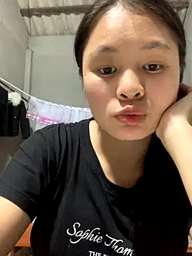 NhuFox online show from September 23, 2025, 12:56 pm