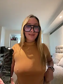 Snapshot of miagarcia250 chatting on May 4, 2026, 4:38 am miagarcia250 online show from May 4, 2026, 4:38 am