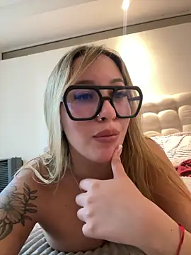Snapshot of miagarcia250 chatting on May 5, 2026, 4:04 am miagarcia250 online show from May 5, 2026, 4:04 am