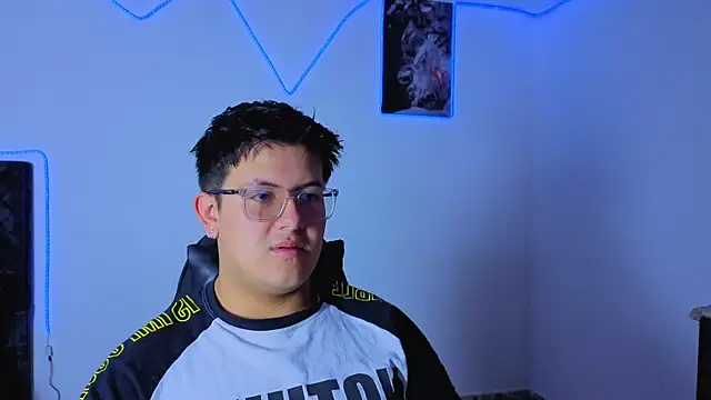 Snapshot of Ryan_Doretti chatting on November 3, 2025, 12:42 pm Ryan Doretti online show from November 3, 2025, 12:42 pm